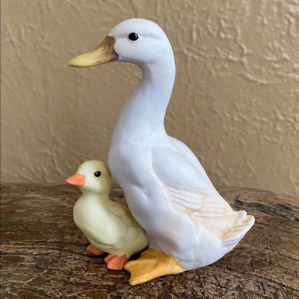 🪿Vintage🪿Baby Duckling & Mommy Duck Figurine